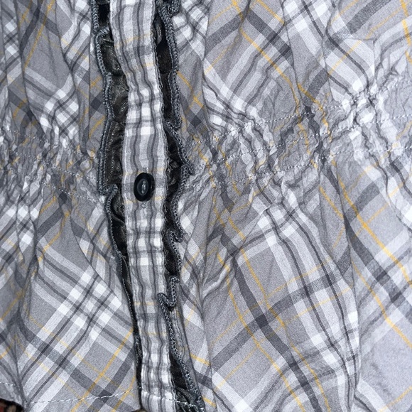 Short Sleeve, button down, plaid, collard, elastic ruffle 4 inches from bottom - Picture 6 of 9